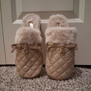 NWOT Michael KORS Slippers